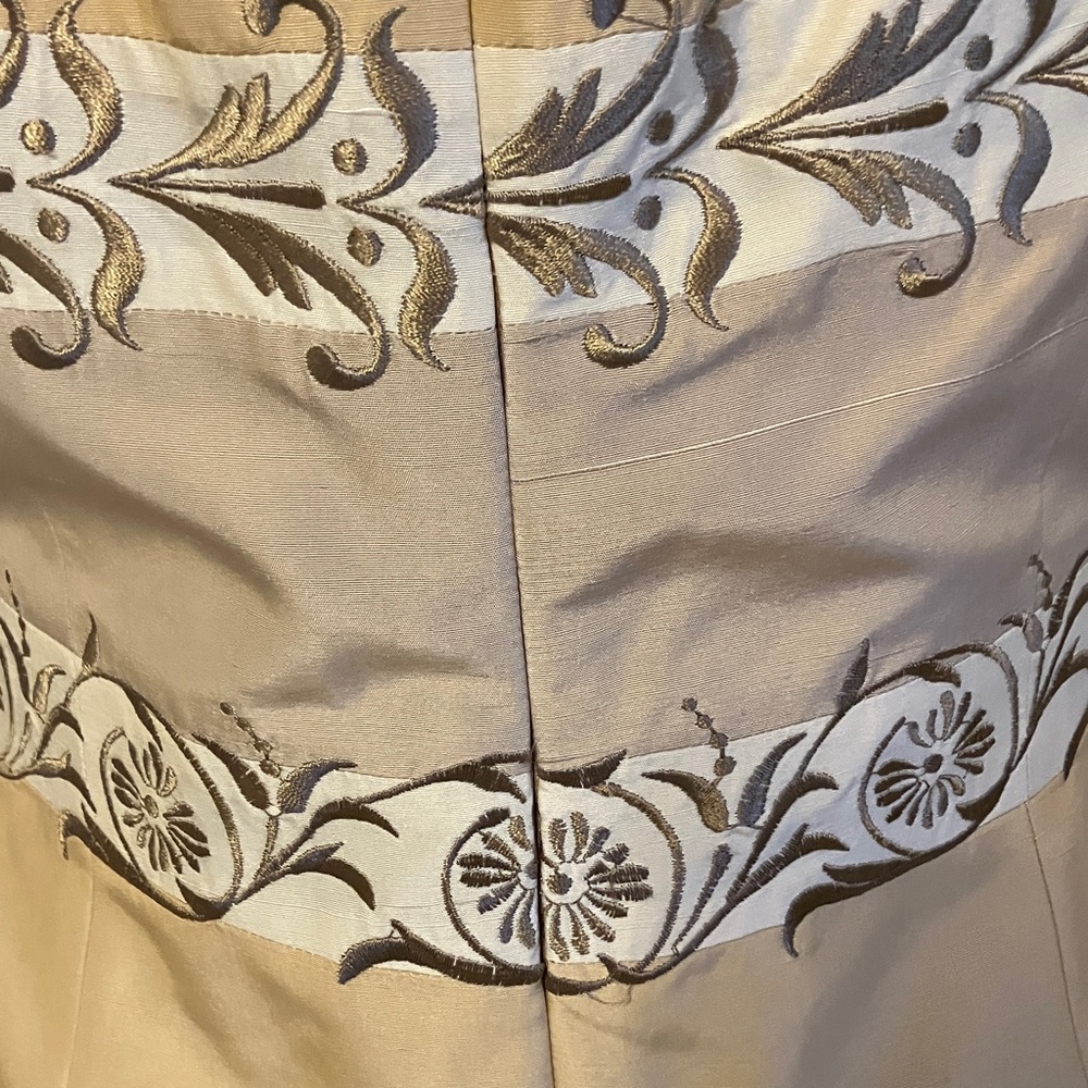 Maggy London Gold and Cream Embroidered Midi Dress - Picture 5 of 5
